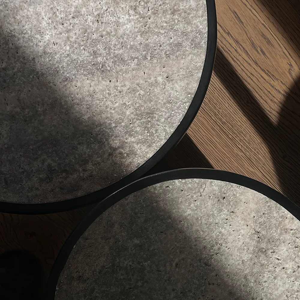 Trumpet Soffbord lågt- Silver Travertine