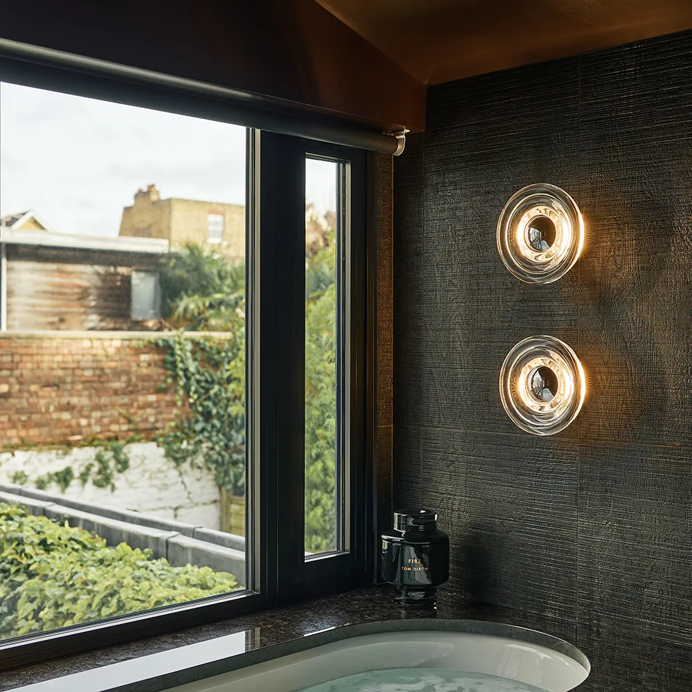 Press Vägglampa Large Clear LED