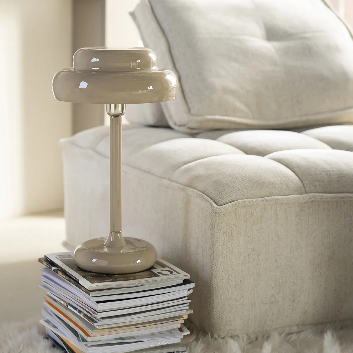 Dimbar bordslampa Pomm Beige H 47,5 cm