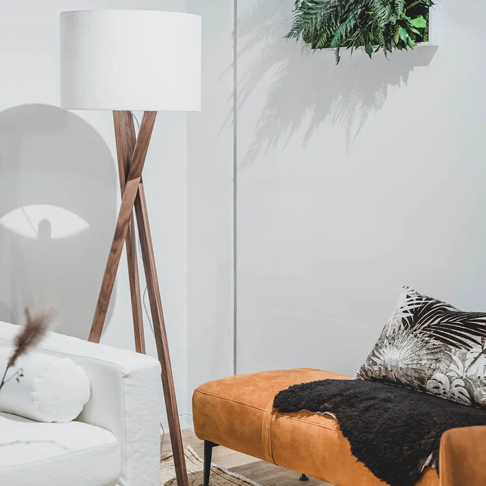 Vega Golvlampa valnöt