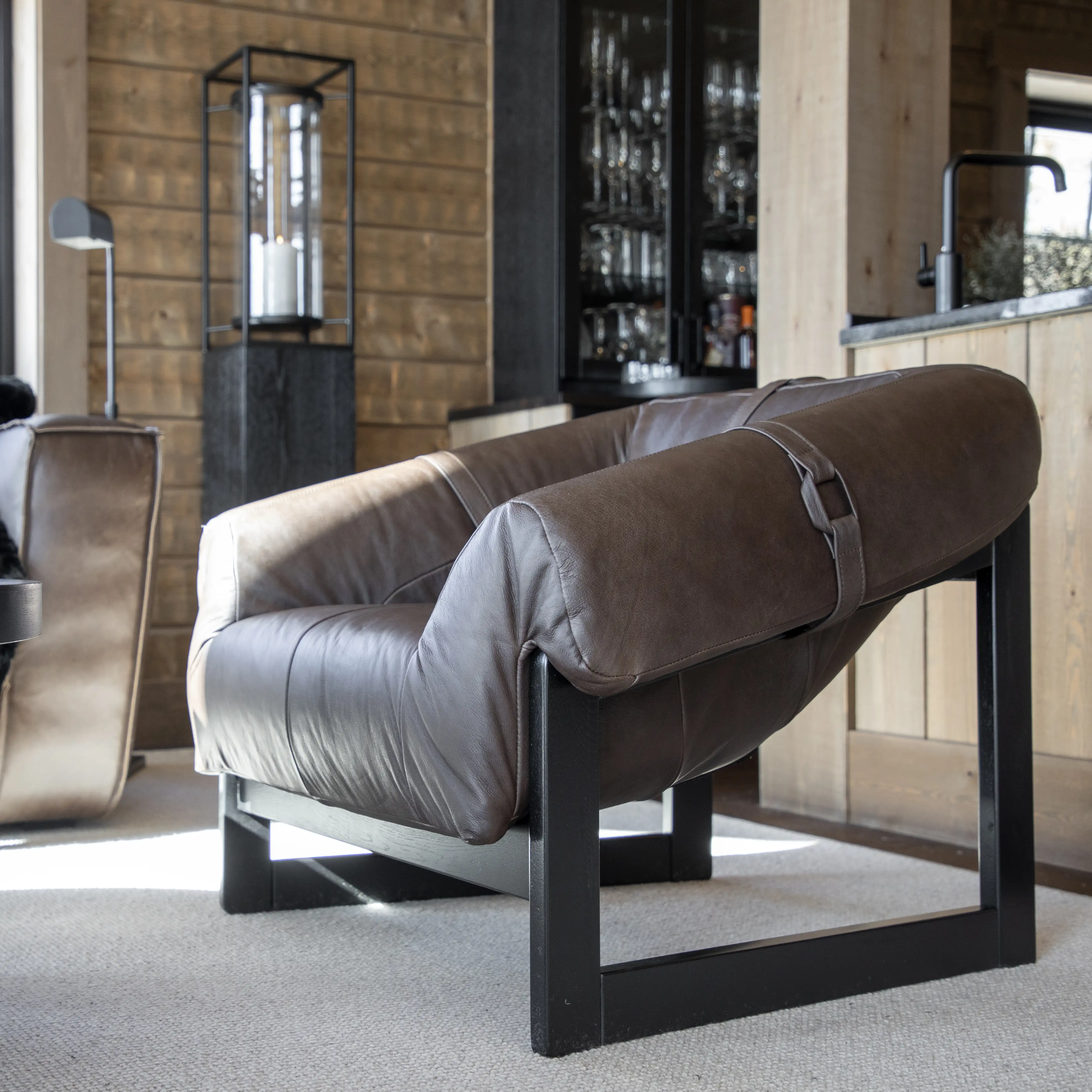 Loungefåtölj Lee brun