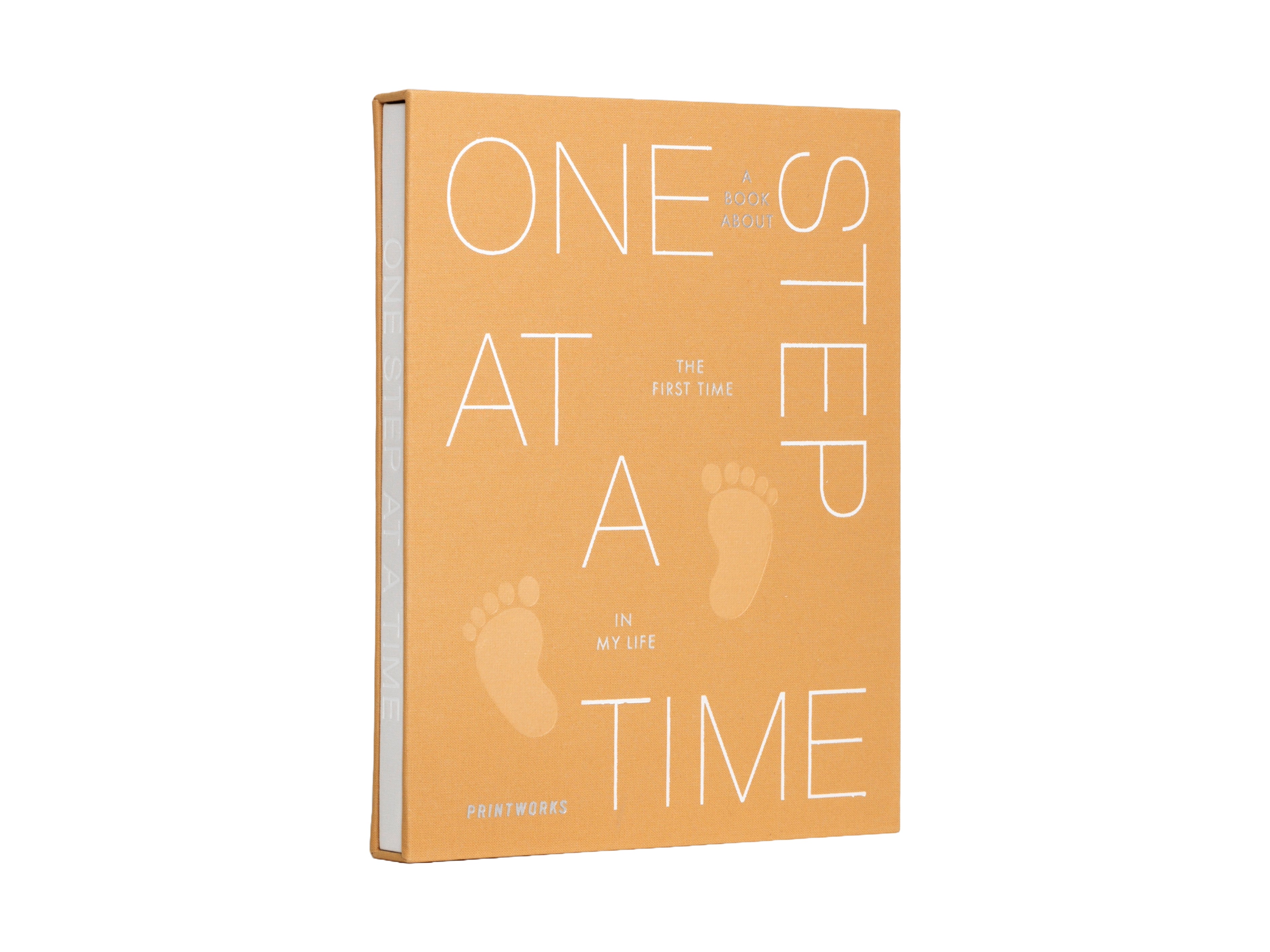 One Step at a Time - En bok om första tiden i livet