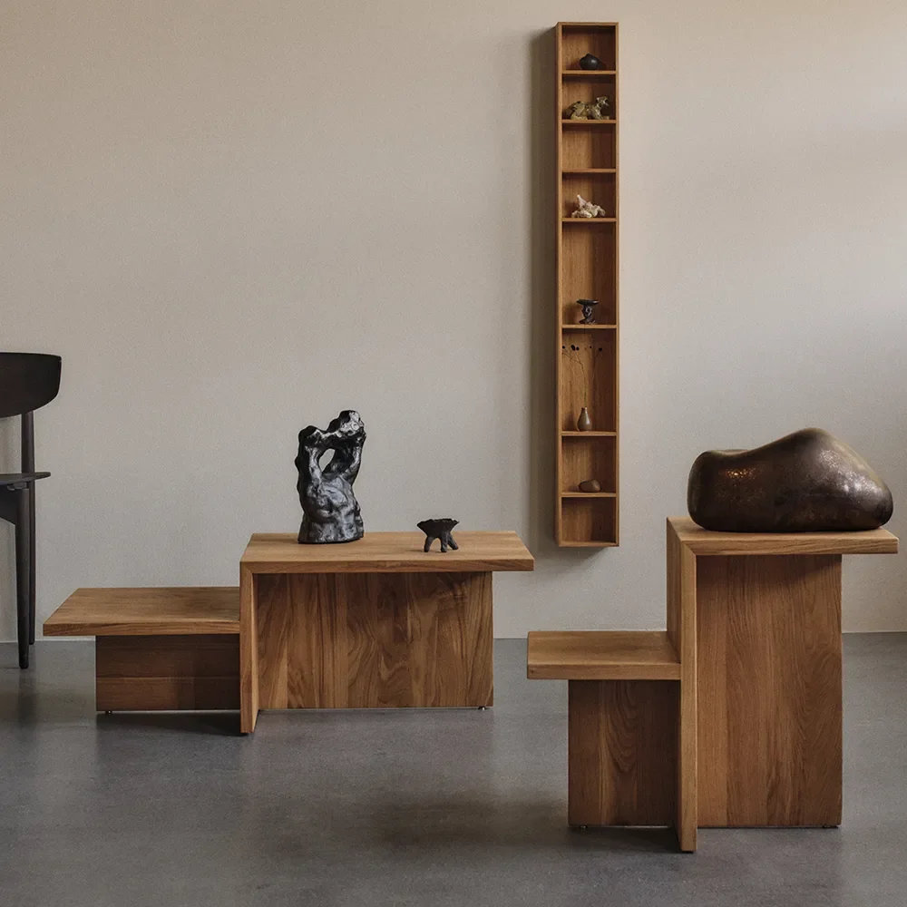 Sidobord i Ekträ Distinct