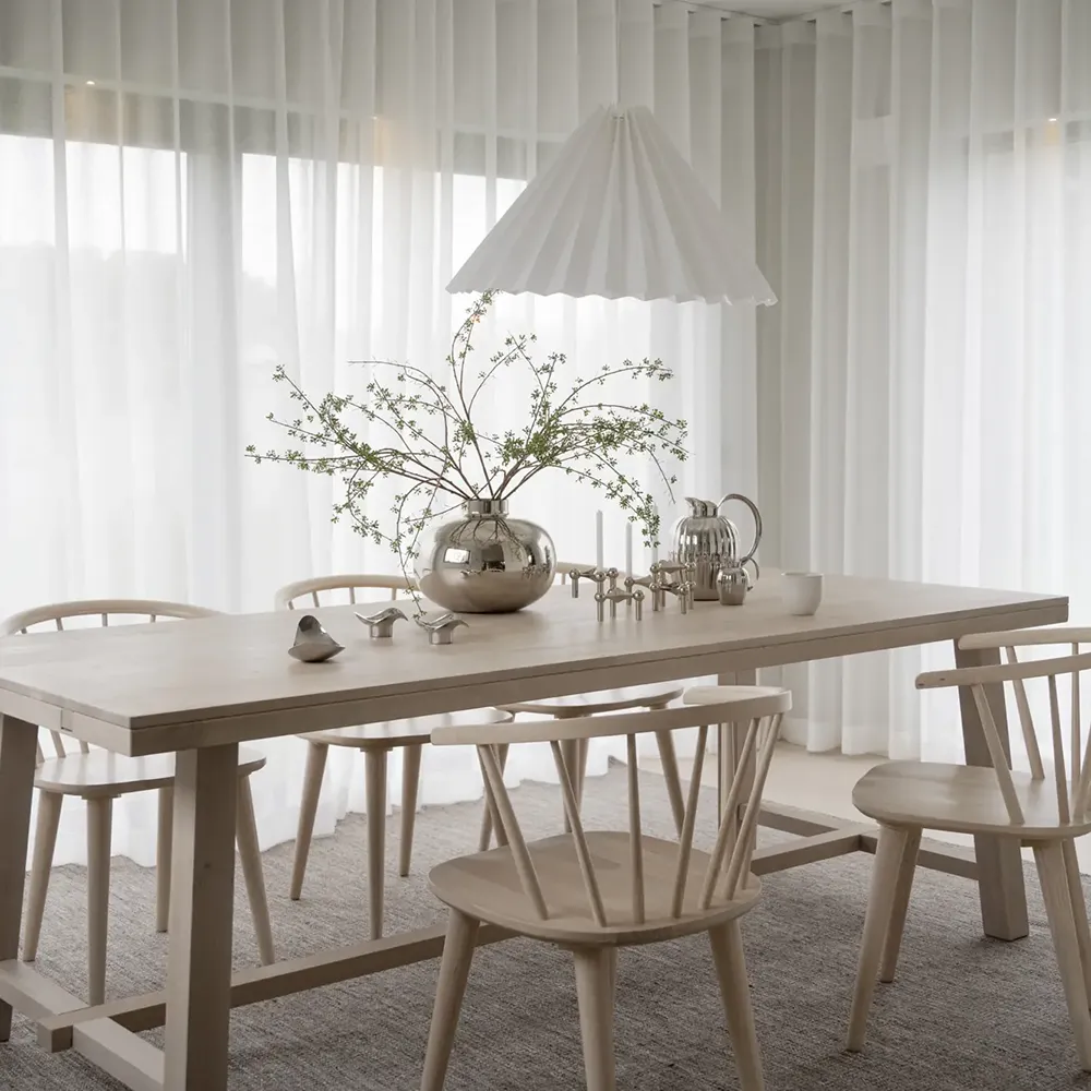 Carmen stol vitpigmenterad