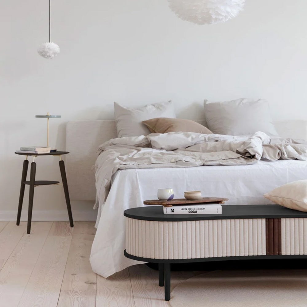 Audacious TV-bänk Svart Ek/White Sands