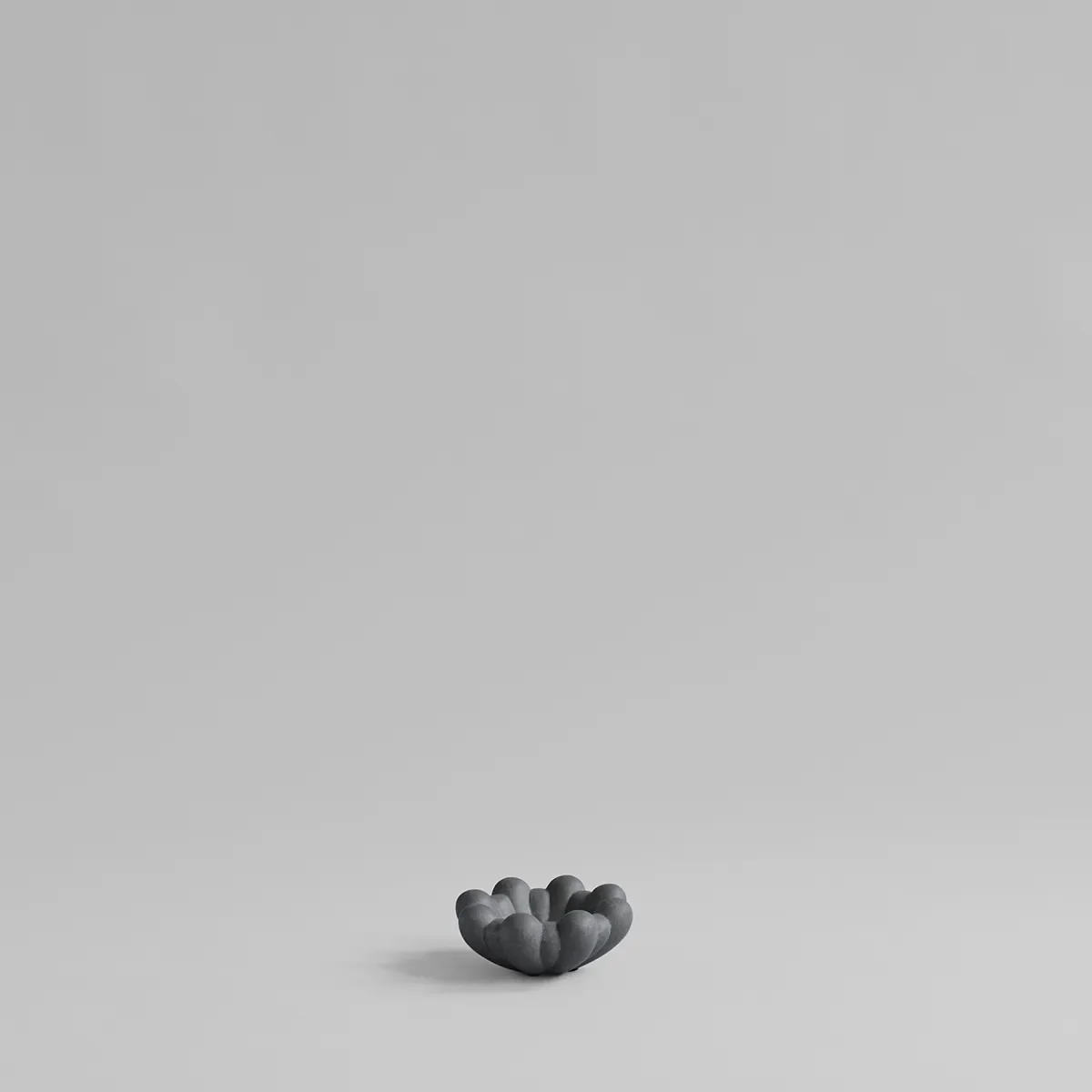 Handgjord Dekorationsskål Bloom Dark Grey Ø 15,5 cm