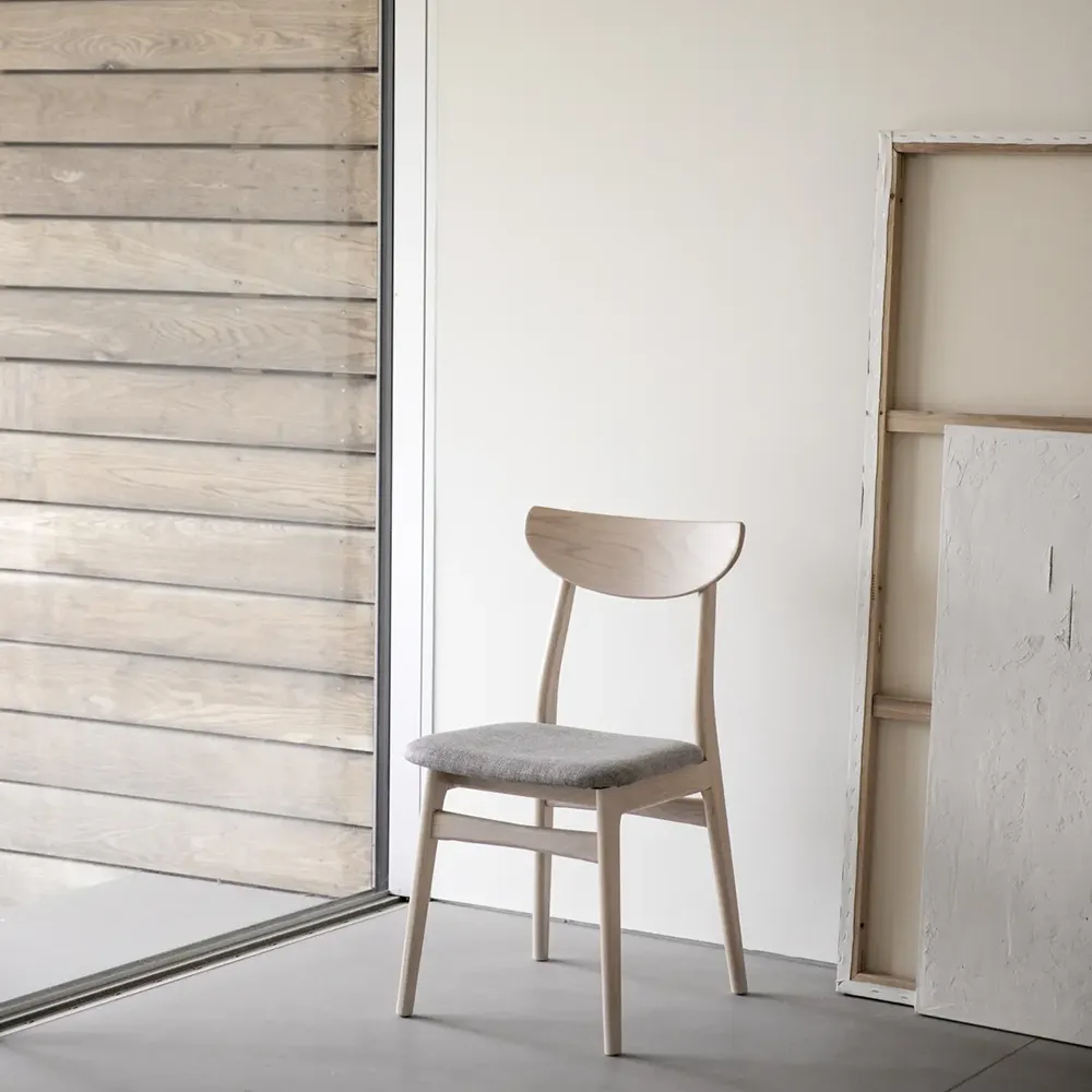 Rodham stol vitpigmenterad ek/ljusgrått