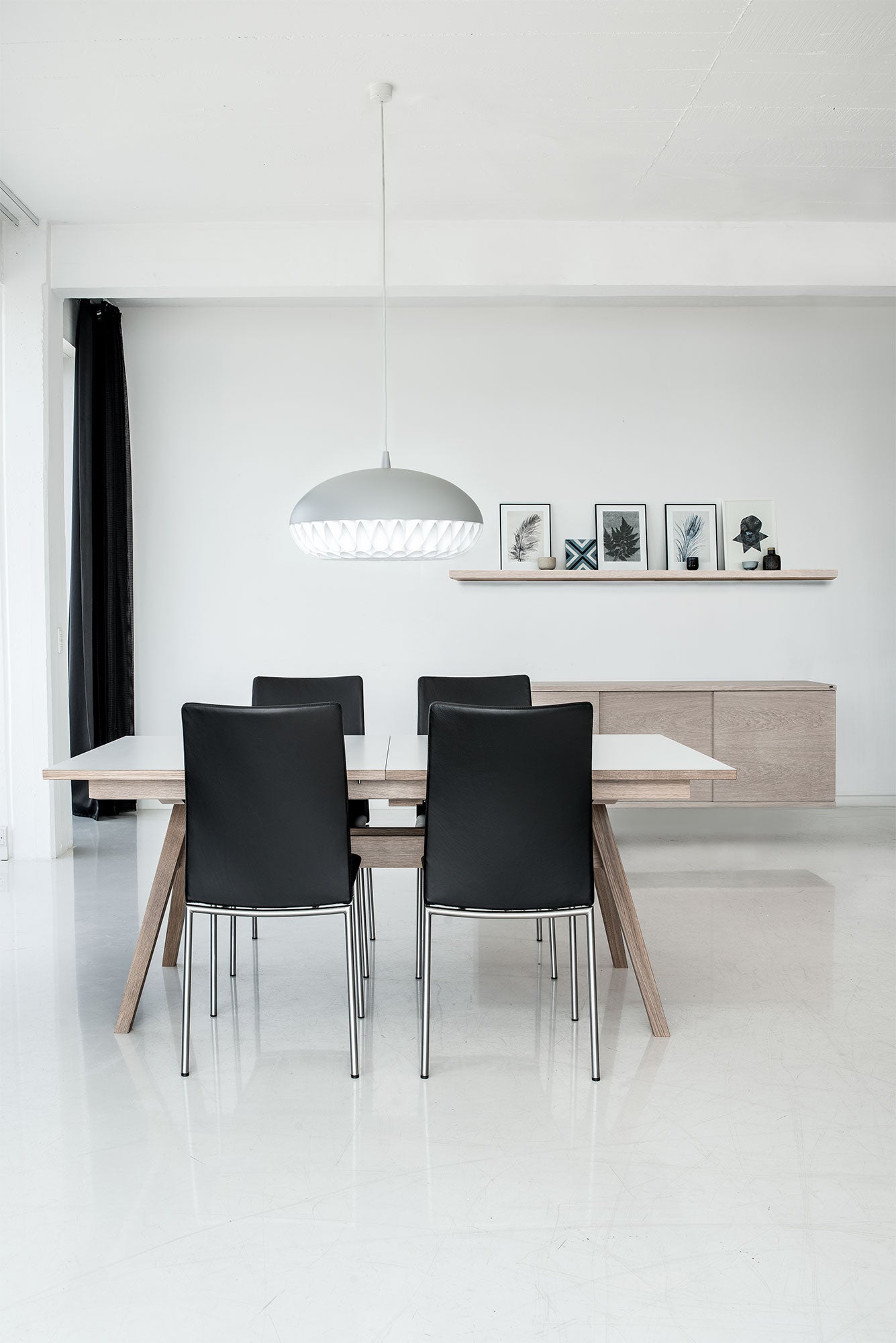 Sm11 Bord Svart Ek Lack 183-275X100X74Cm 