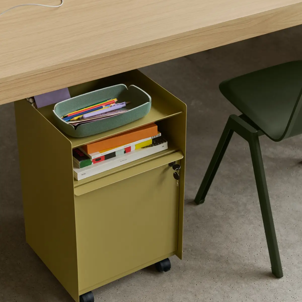 Folded Trolley H 61,5 cm Hurts-Mörk Grön/beige