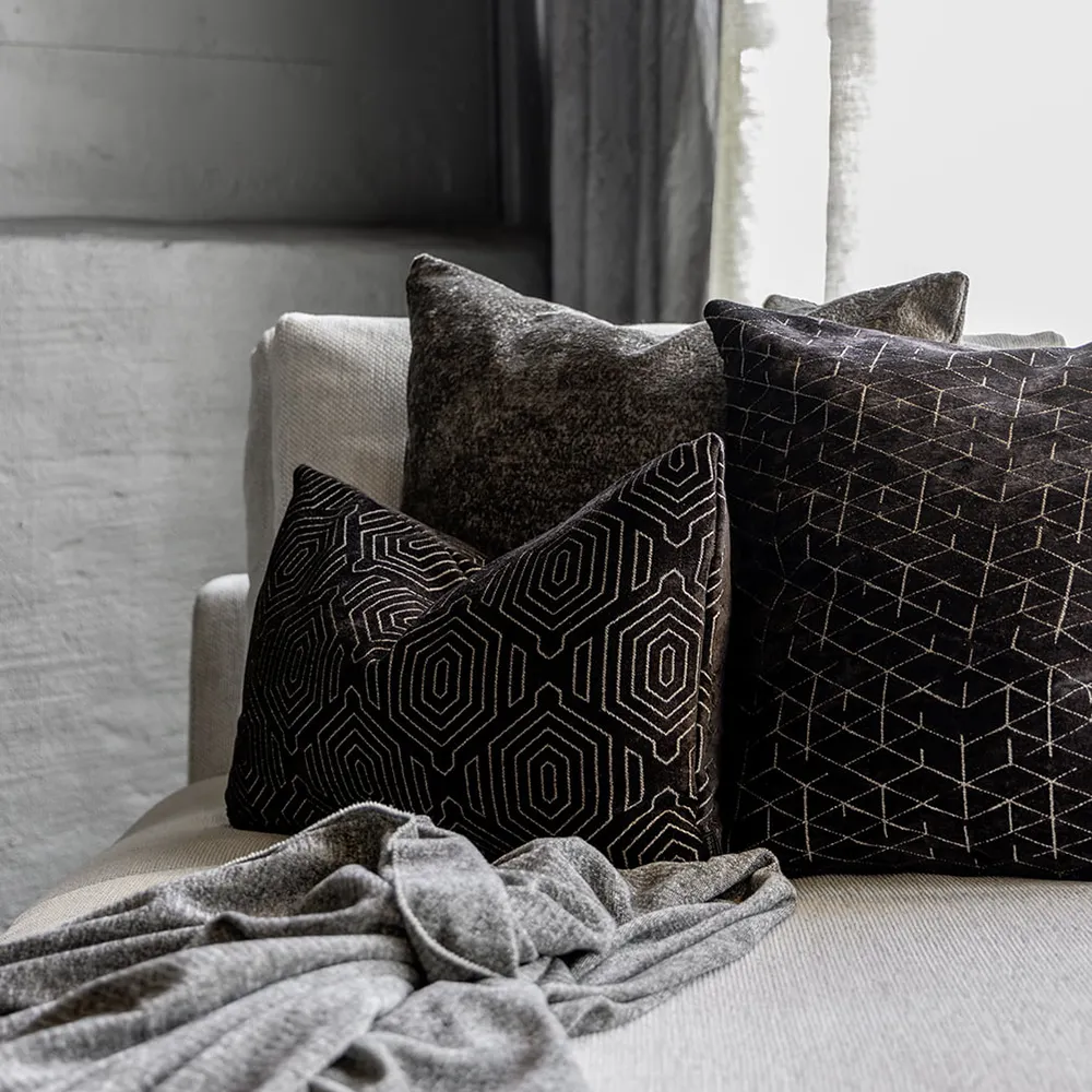 Laurel Diamond dark brown kuddfodral 50x50 cm 