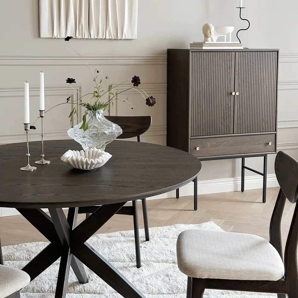 Calverton matbord Ø120 cm brun ek