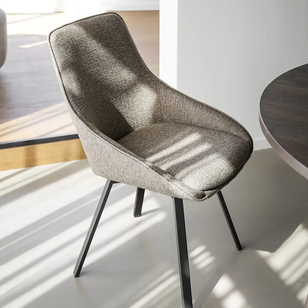 Alison stol mörkbeige tyg/svarta metallben